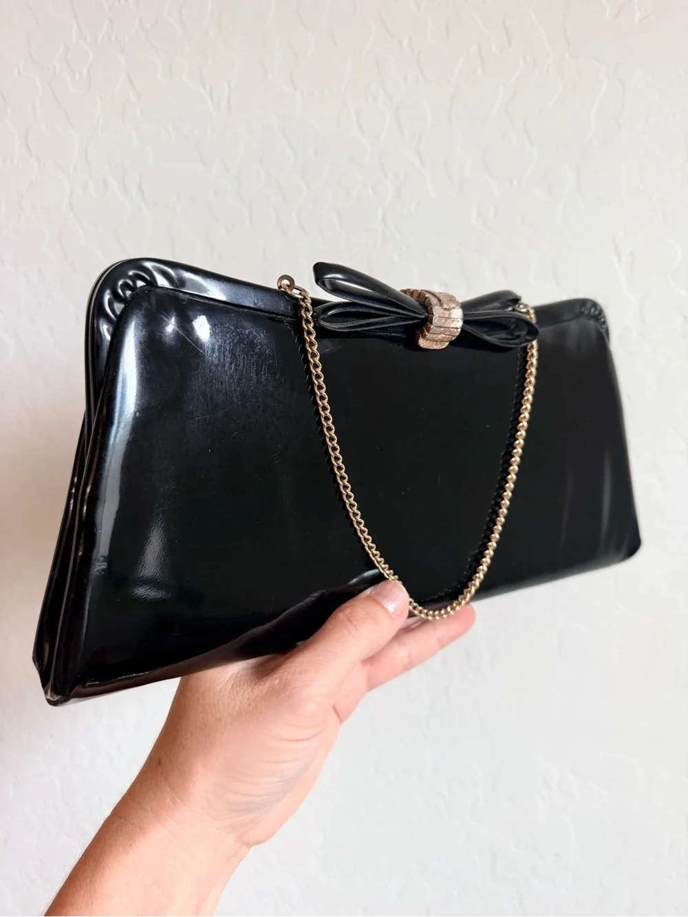 VINTAGE 1960s BLACK PATENT CLUTCH PURSE